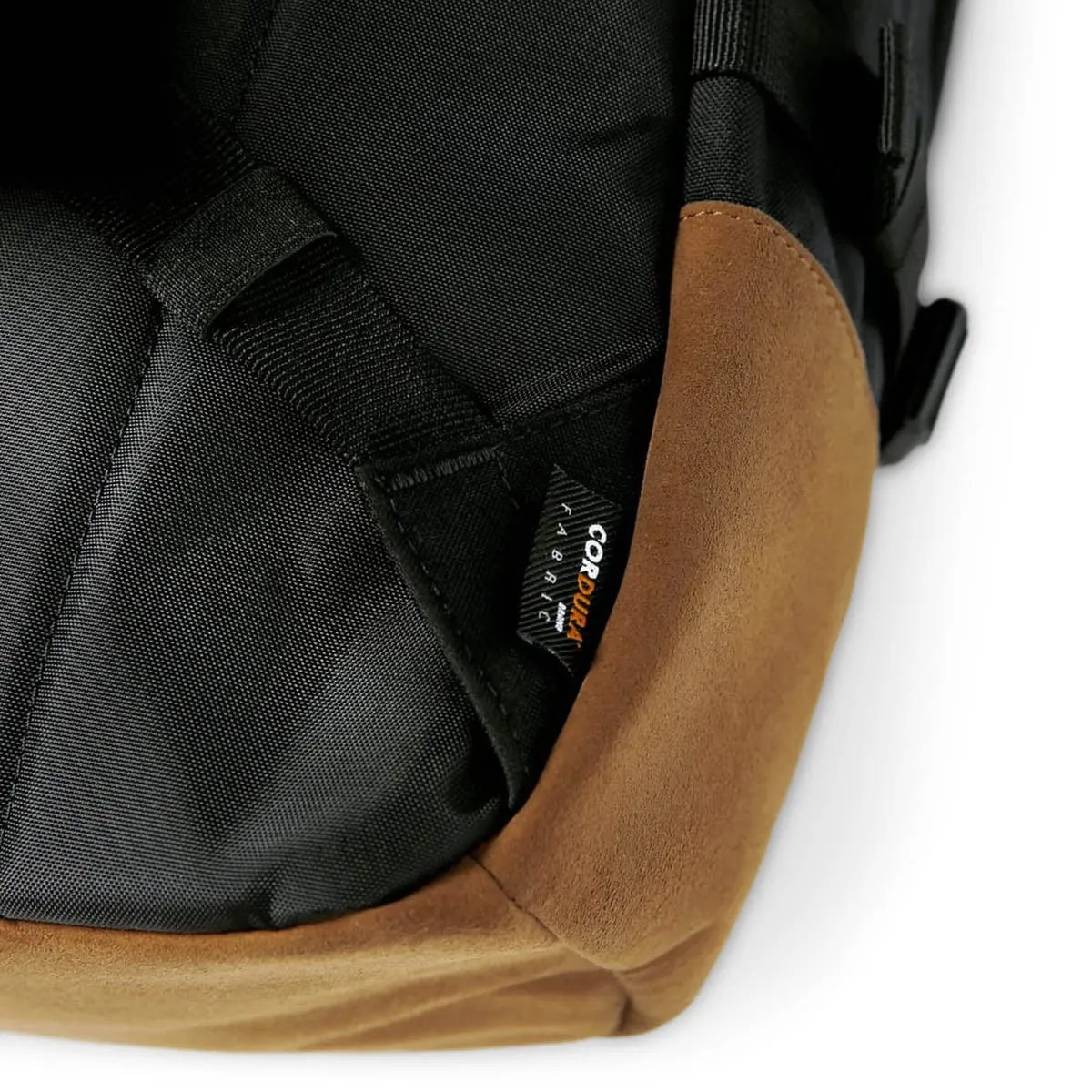 CA90 30 BACKPACK BLACK | Bodega