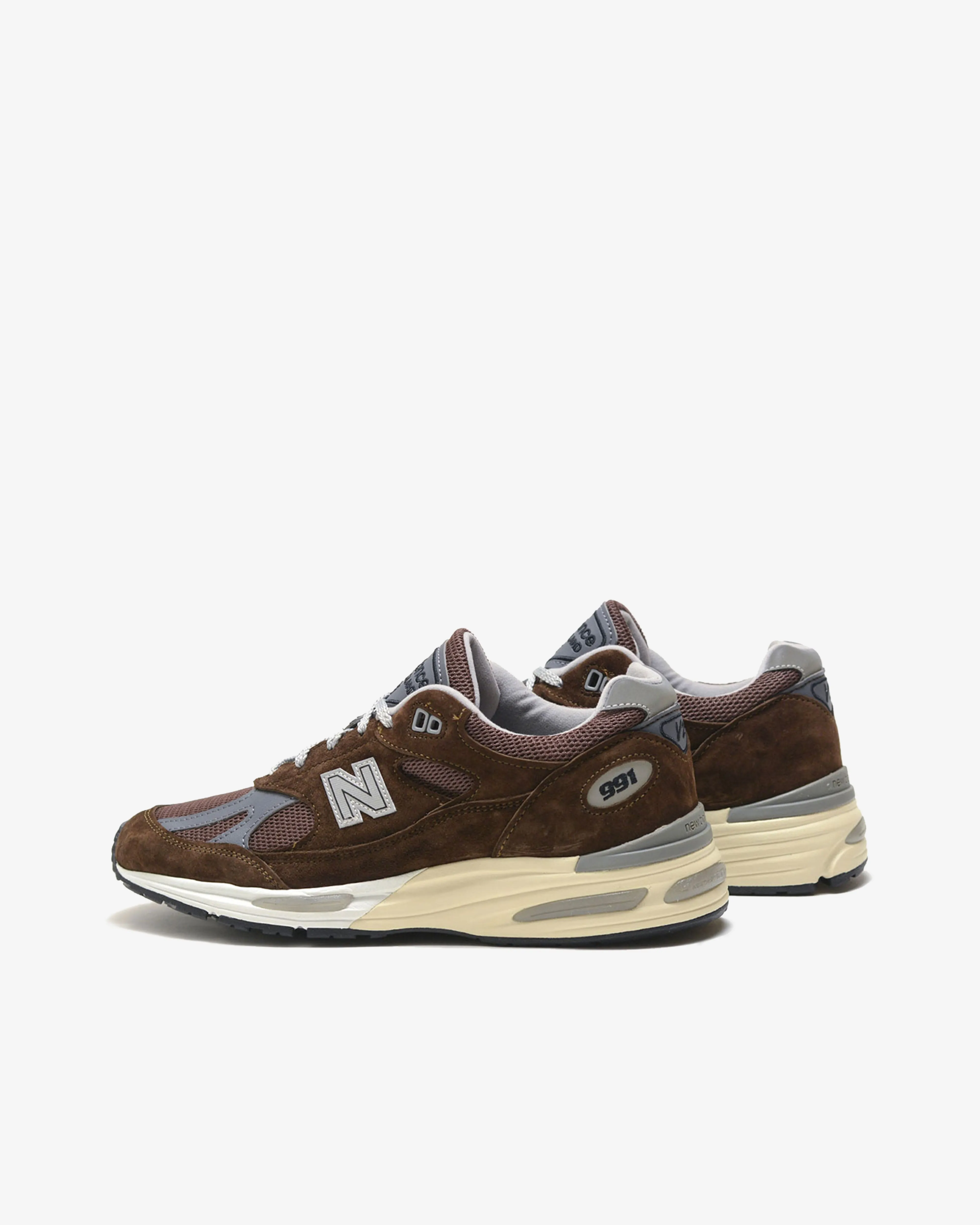 New Balance - 991V2 Sneakers - (Brown)