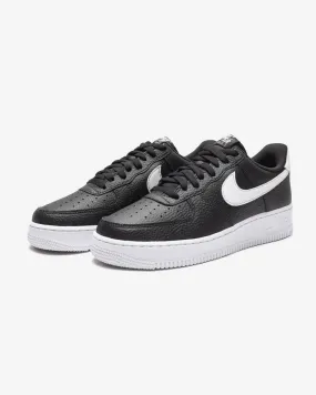 NIKE AIR FORCE 1 '07 - BLACK/ WHITE