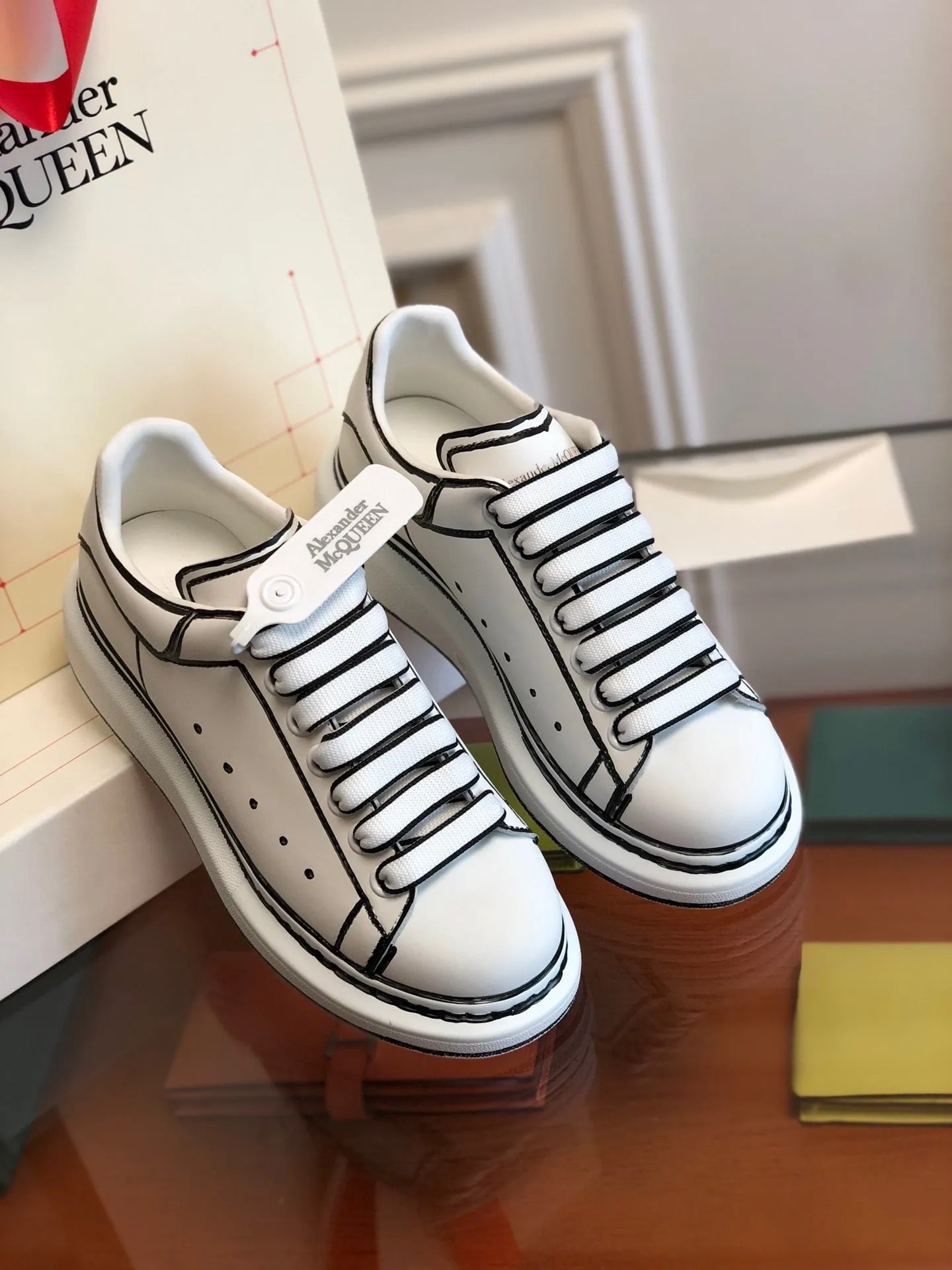 Oversize Sneakers White & Black 2020