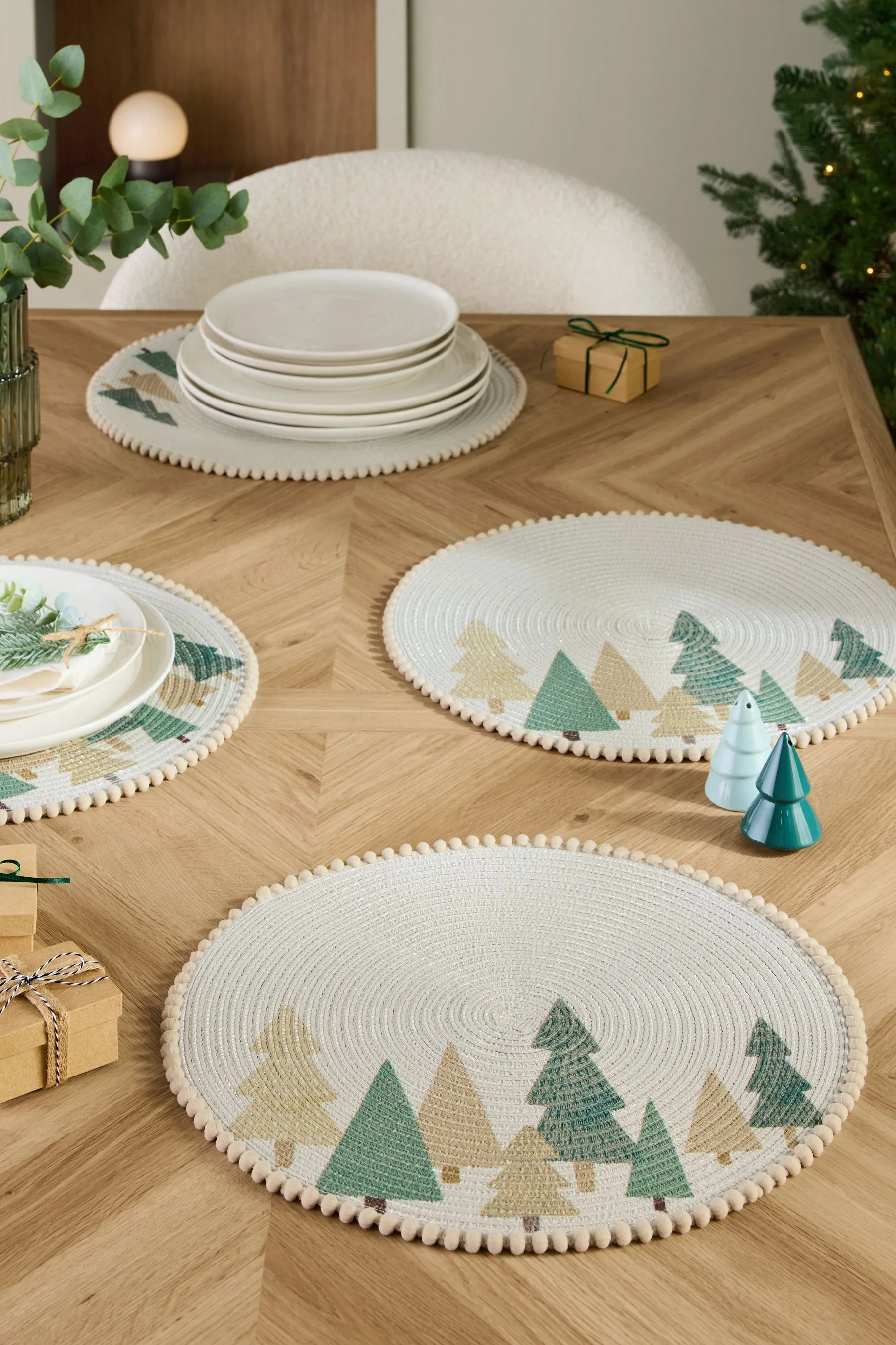 Set of 4 Natural Christmas Tree Printed Placemats